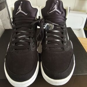 Jordan Black Sneakers